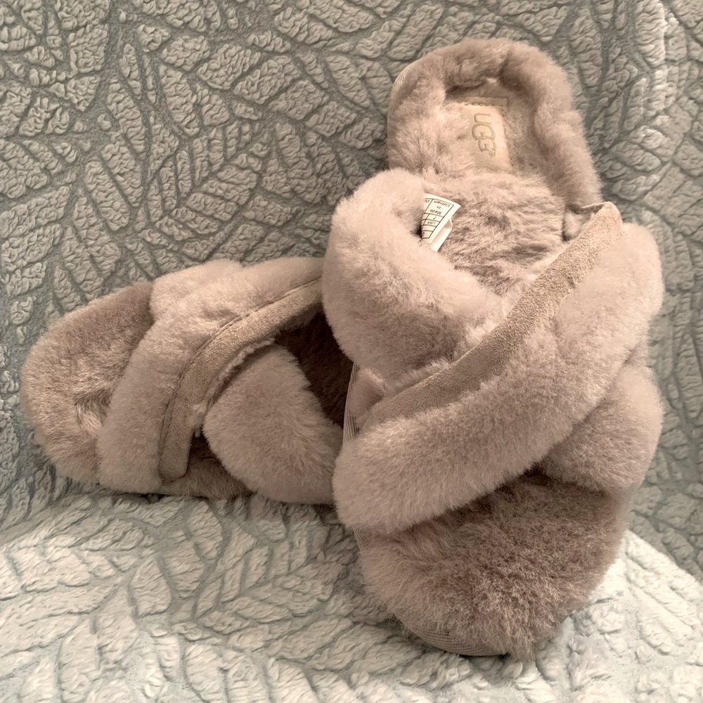 UGG Women's Fluffy Gray Slippers